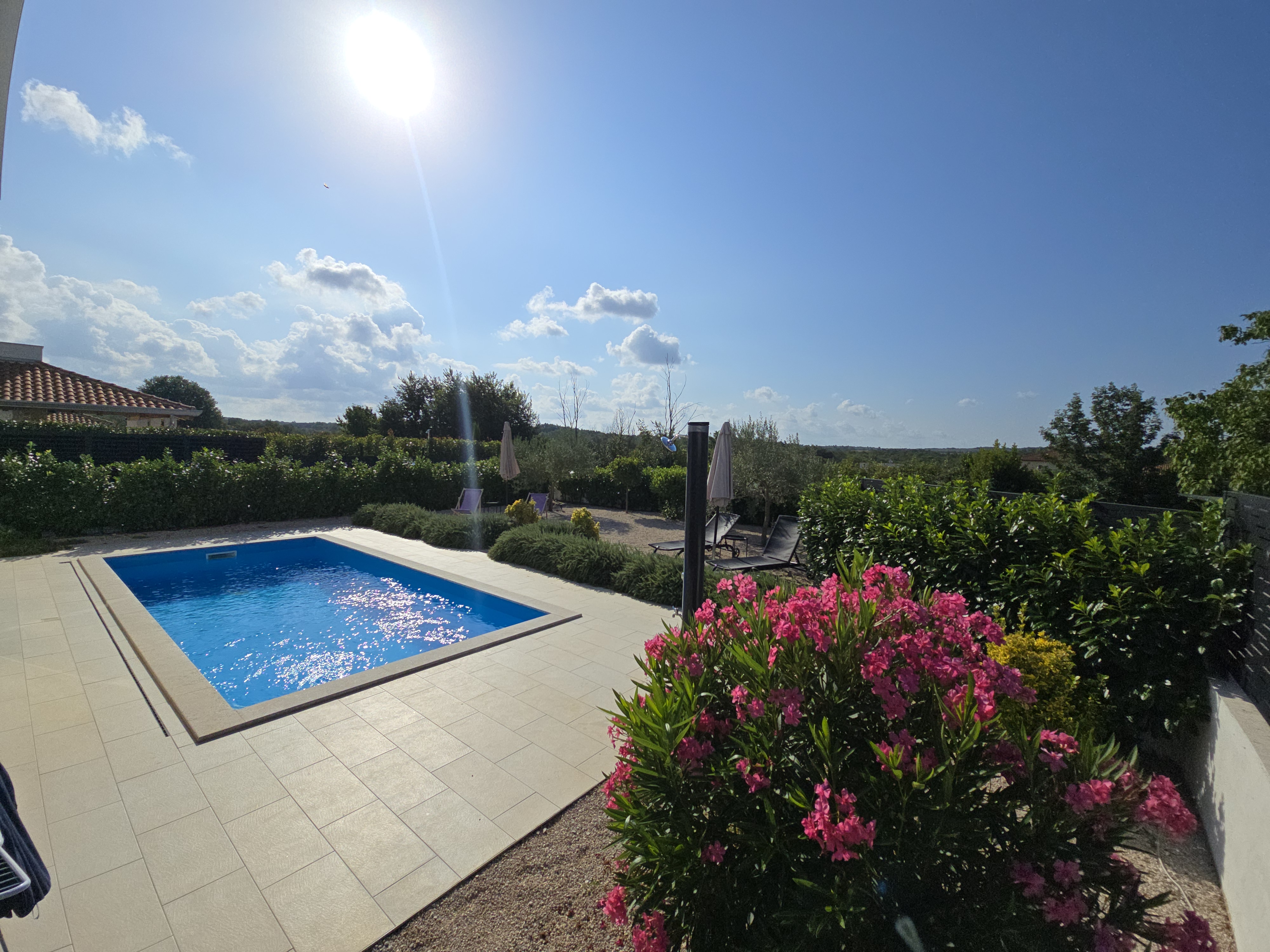 Casa di Fiore — garden and pool